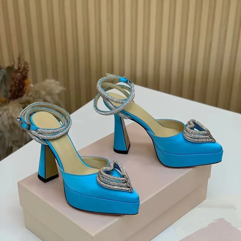 Platform Crystal Love Decorati - Pointed Toe Flat 评论和价格