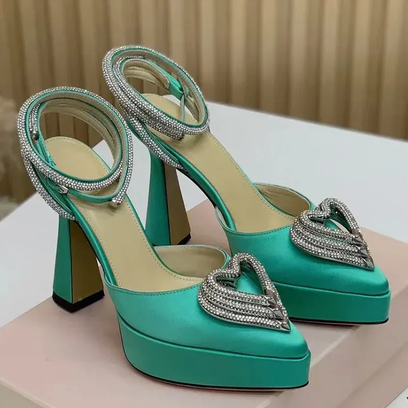 Platform Crystal Love Decorati - Pointed Toe Flat 评论和价格